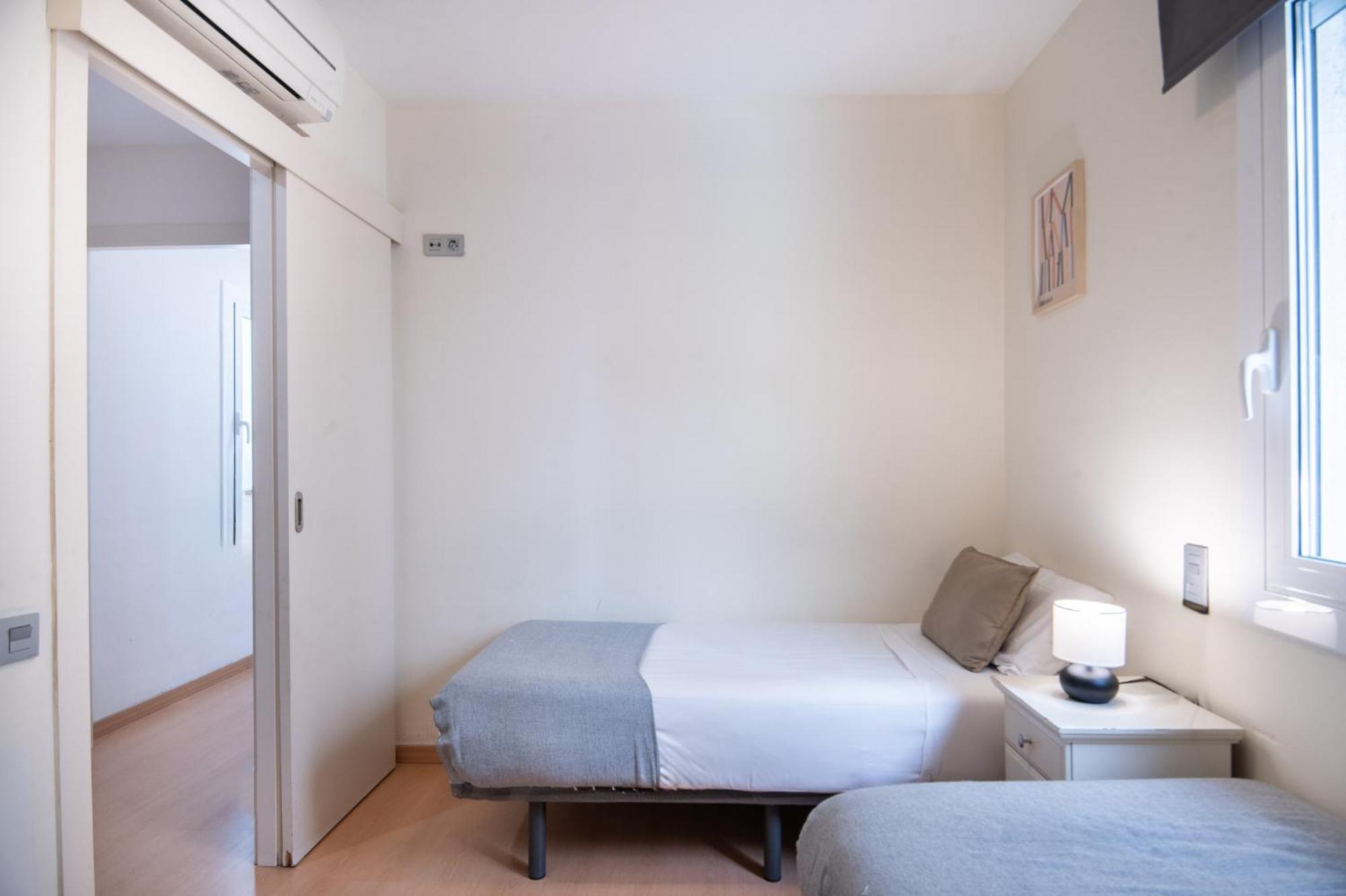 R&B Muntaner Apartment Barcelona Exterior photo